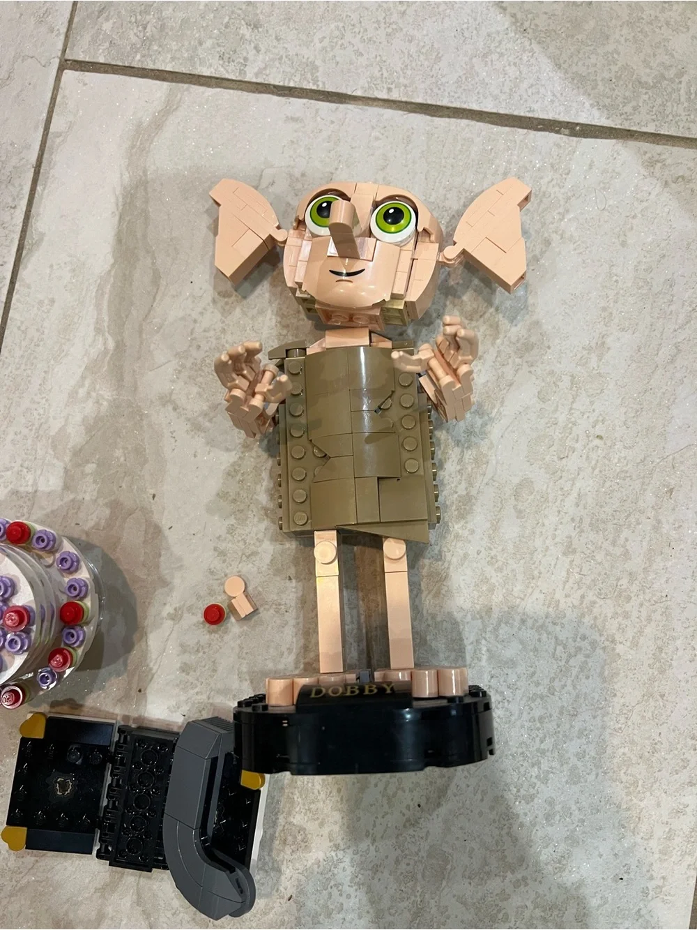 LEGO Dobby Figure LEGO Harry Potter 76421 set
